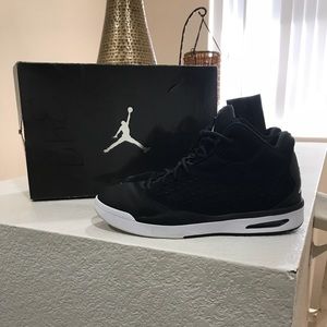 Jordan true flight size 9 mens